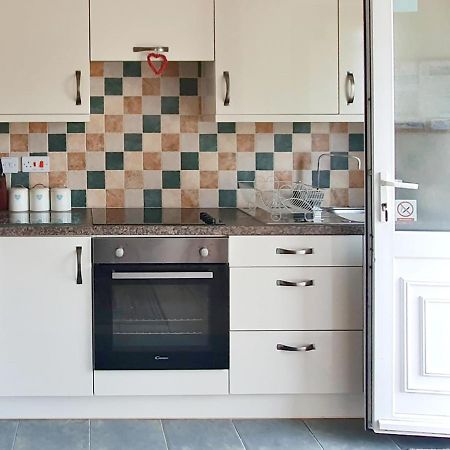 Dart Haven - Cheerful Holiday Bungalow In Galmpton Экстерьер фото